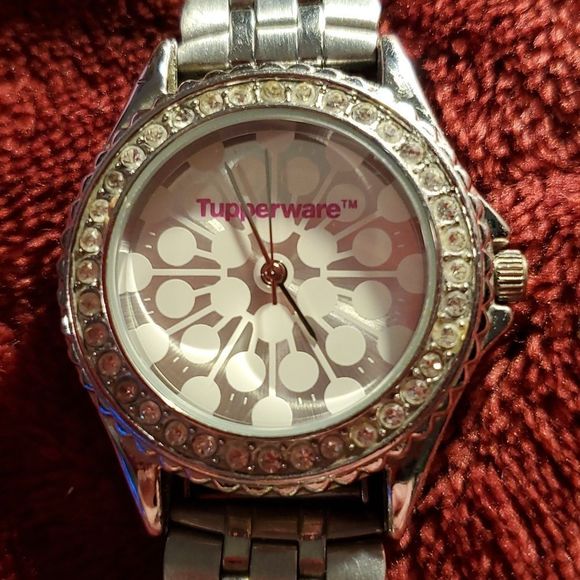 Tupperware Women's Watch Silver & Crystals Logo‎ Face New Battery - Picture 5 of 7